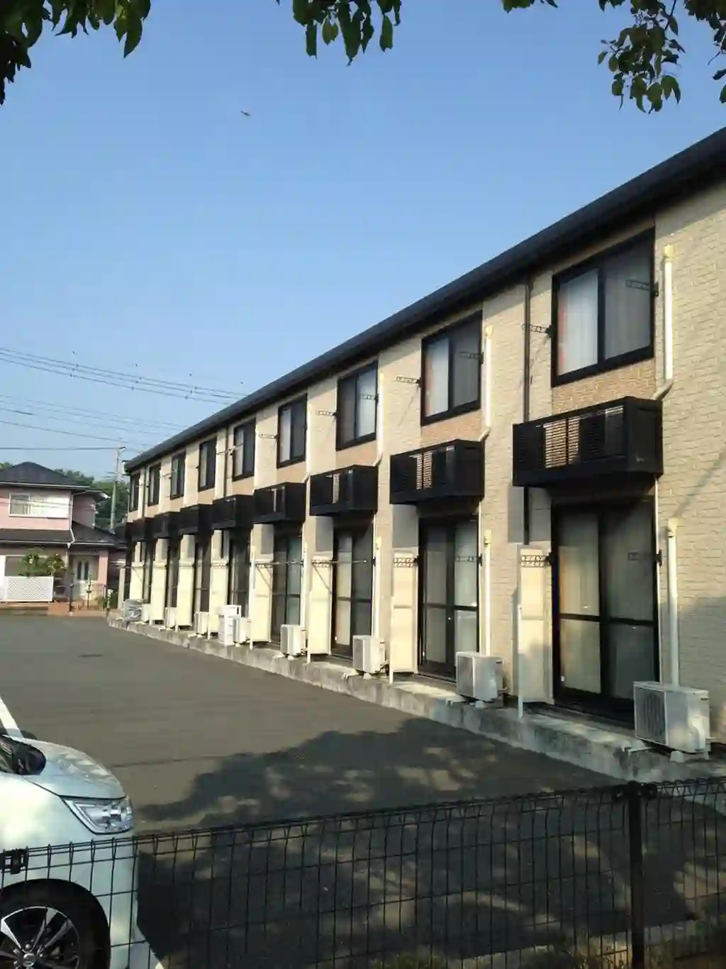 レオパレスエステシティ 外観